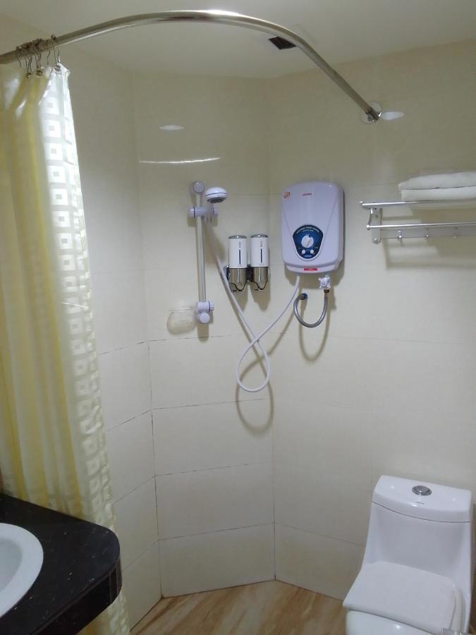 Super Oyo 90464 Borneo Suites Hotel Kota Kinabalu Eksteriør billede