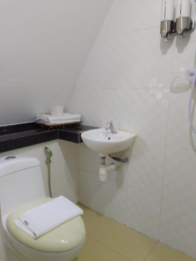 Super Oyo 90464 Borneo Suites Hotel Kota Kinabalu Eksteriør billede