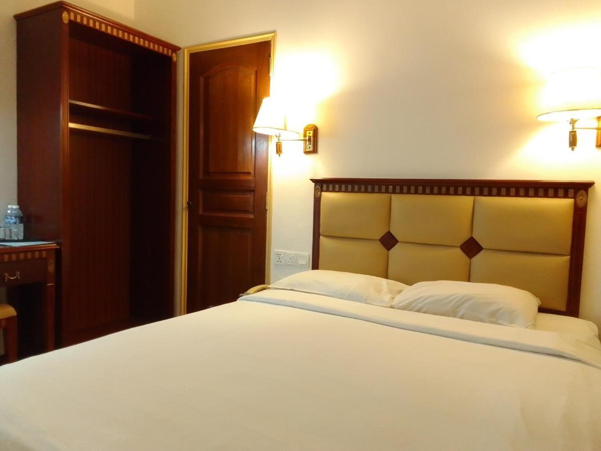 Super Oyo 90464 Borneo Suites Hotel Kota Kinabalu Eksteriør billede