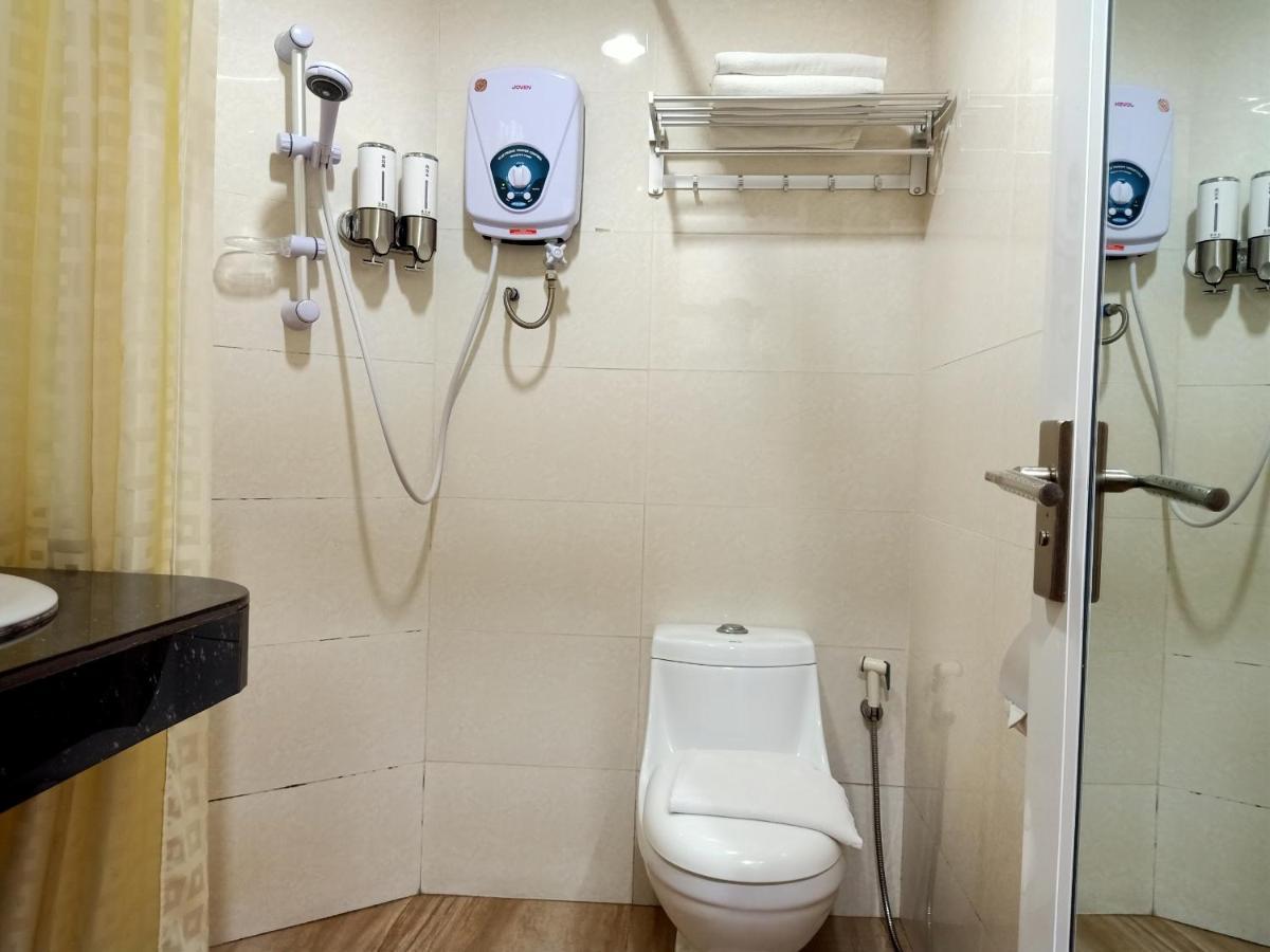 Super Oyo 90464 Borneo Suites Hotel Kota Kinabalu Eksteriør billede