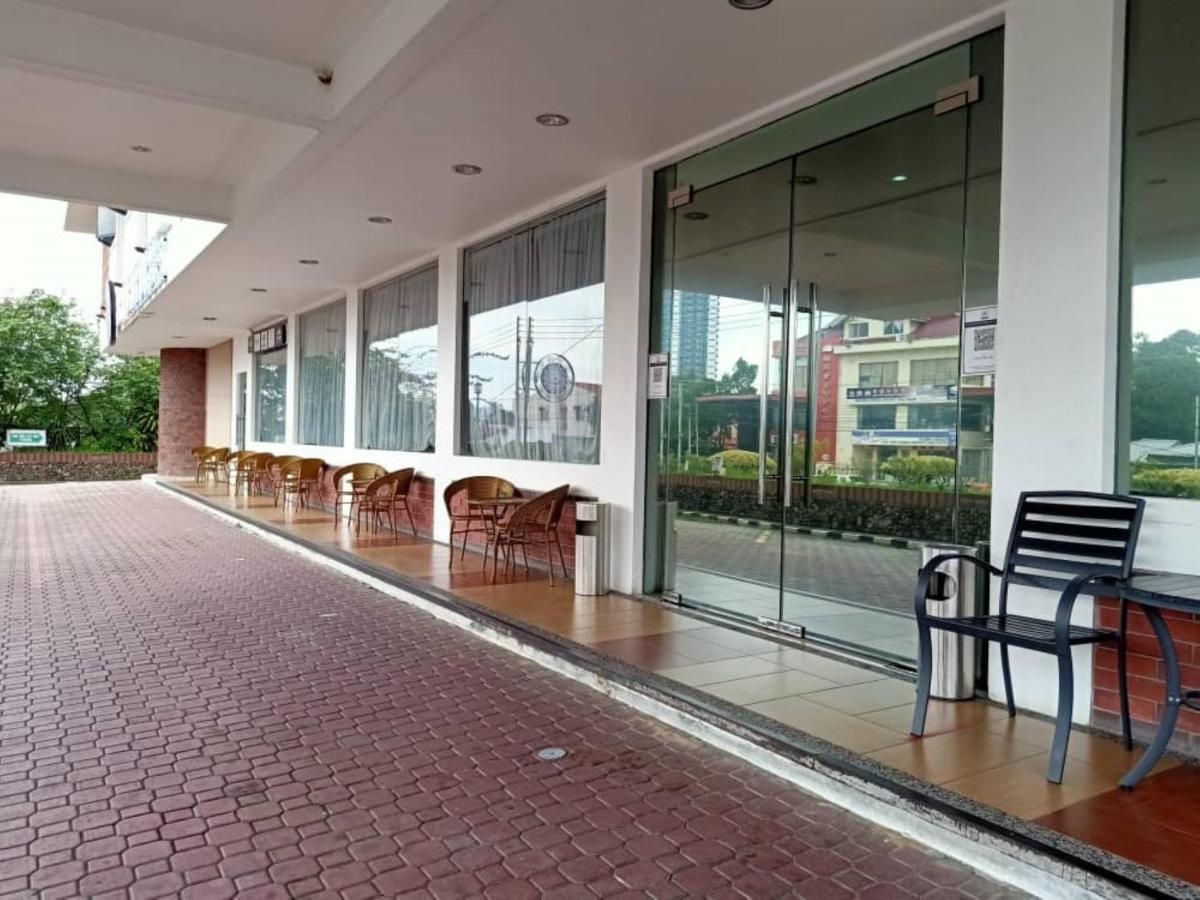 Super Oyo 90464 Borneo Suites Hotel Kota Kinabalu Eksteriør billede