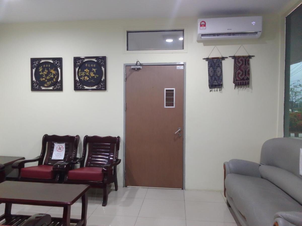 Super Oyo 90464 Borneo Suites Hotel Kota Kinabalu Eksteriør billede